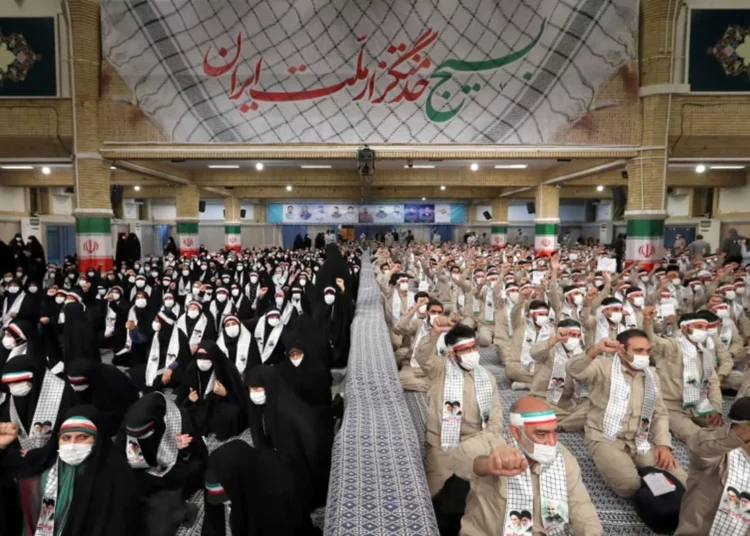 Manifestantes iraníes filtran información personal del CGRI y la milicia Basij