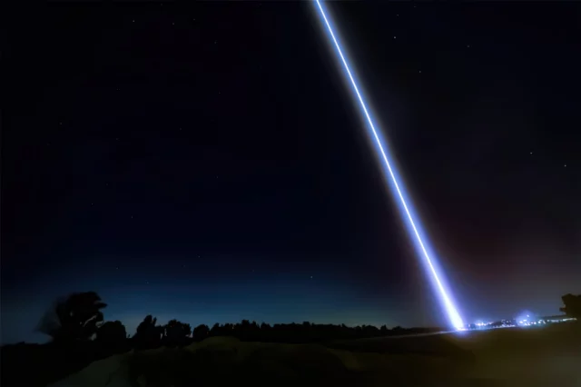 Israel prevé que sistema láser Iron Beam esté operativo en un año