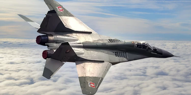 Un país de la OTAN evalúa enviar aviones MiG-29 a Ucrania