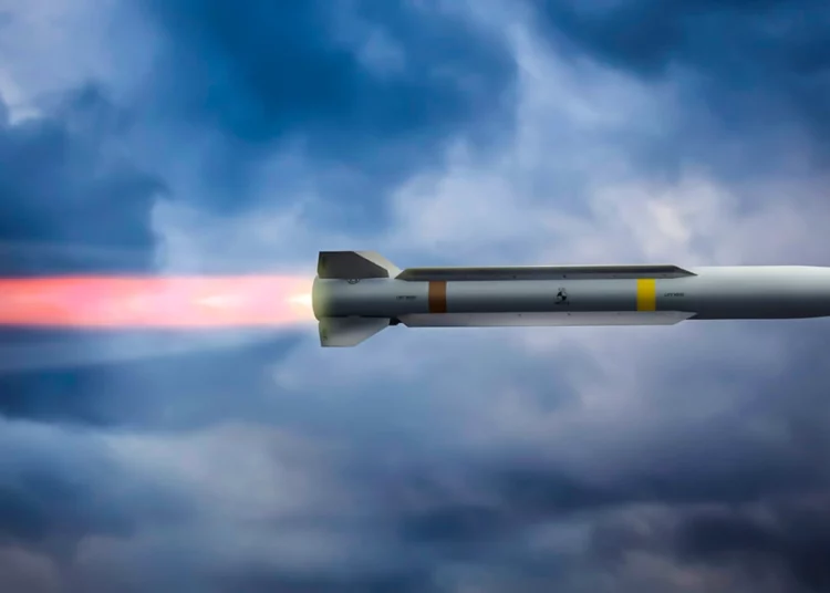 Raytheon desarrollará subsistemas para misiles aire-aire de la Fuerza Aérea de EE.UU.