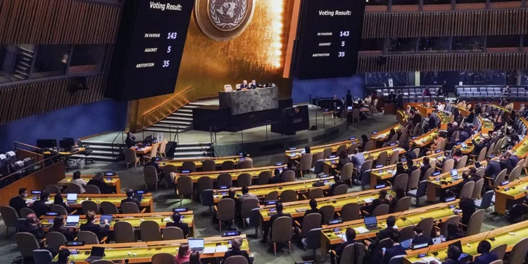 La Asamblea de la ONU vota la propuesta palestina para juzgar a Israel en La Haya