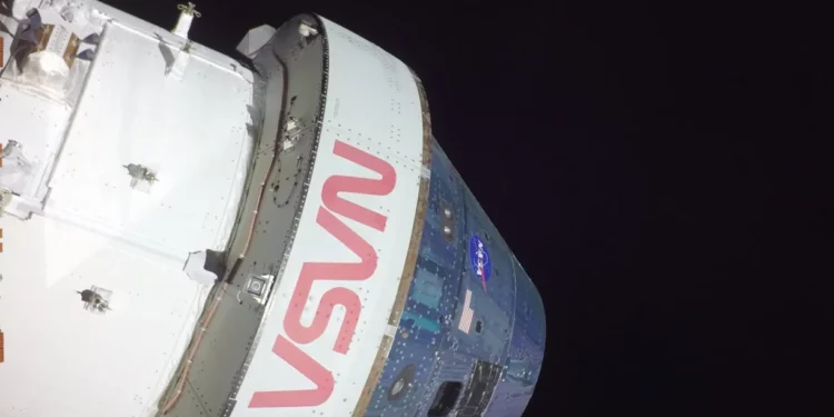 La cápsula Orión de la misión Artemis I de la NASA aterriza tras su viaje a la Luna