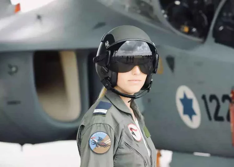 Dos mujeres se gradúan en el prestigioso curso de piloto de la Fuerza Aérea de Israel