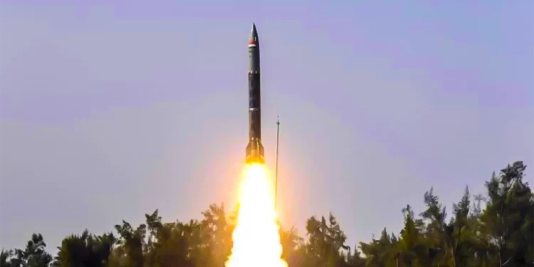 India desplegará misiles balísticos tácticos cerca de la frontera con China y Pakistán