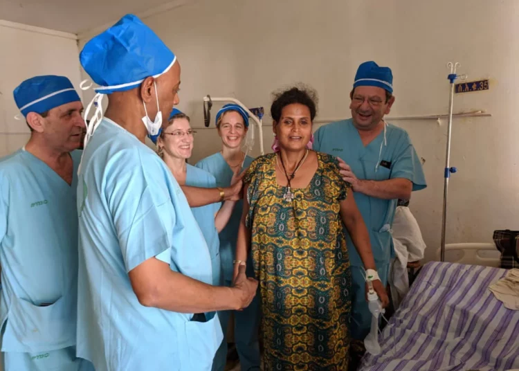 Médico israelí amplía las fronteras de la cirugía en Etiopía