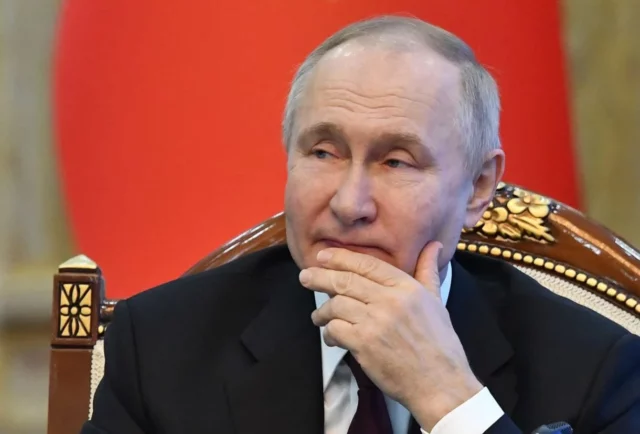 Putin critica a Merkel y lamenta no haber atacado antes a Ucrania