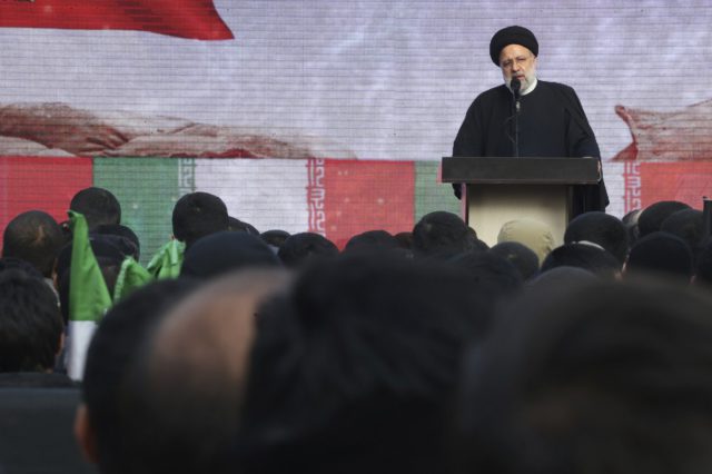 Irán celebra funerales de 400 soldados no identificados muertos en la guerra Irán-Irak 