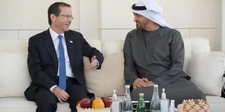 Herzog se reúne con el presidente de los EAU: Todos los israelíes apoyan los Acuerdos de Abraham