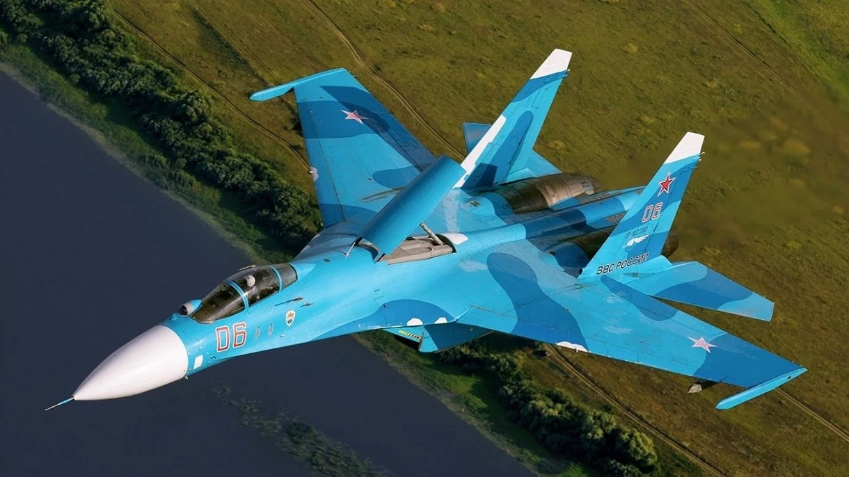 Su-27 ruso “intercepta” a un caza F-35 sobre el Mar Báltico