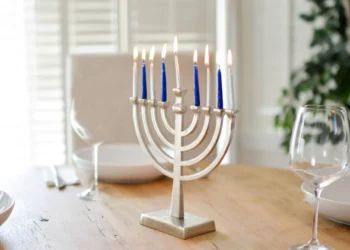 Tiktok viral da consejos a los no judíos sobre cómo festejar Janucá