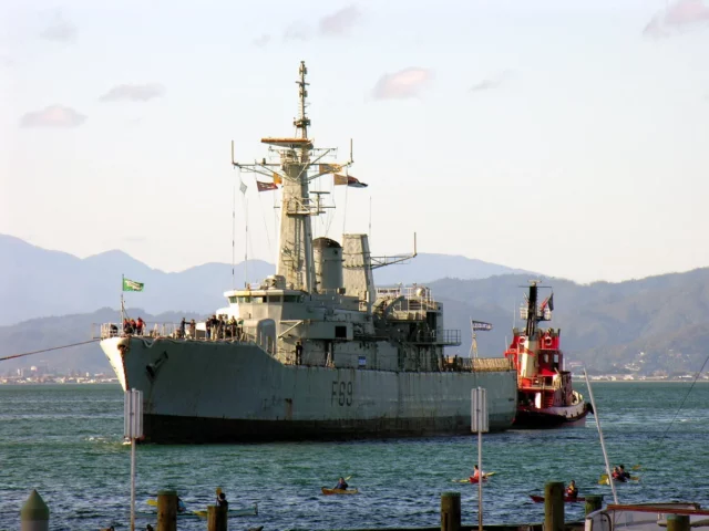 Un tercio de los buques de la Armada neozelandesa están varados por falta de tripulación