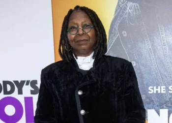 Whoopi Goldberg no se retracta respecto a sus comentarios sobre el Holocausto