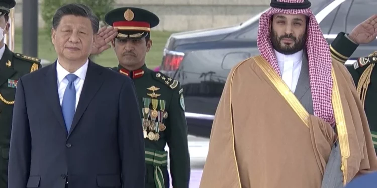 Xi Jinping se reúne con la realeza saudí en su viaje a Medio Oriente
