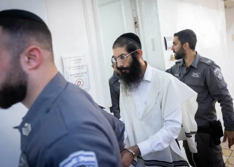 Hombre haredí es acusado de incendiar una tienda de móviles en Jerusalén