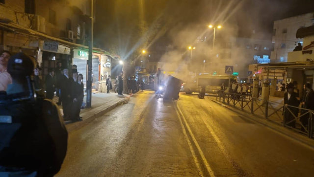 Hombre haredí es acusado de incendiar una tienda de móviles en Jerusalén
