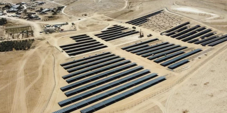Proyecto israelí de energía solar se desarrolla en tierras beduinas