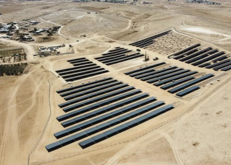 Proyecto israelí de energía solar se desarrolla en tierras beduinas