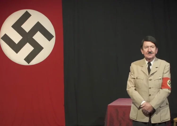 Alumnos británicos hacen el saludo nazi durante una obra escolar