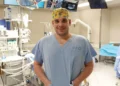 Un médico brasileño revoluciona la cirugía de columna vertebral en Israel
