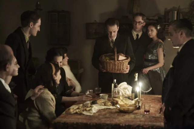 Disney publica un avance de la nueva miniserie sobre Ana Frank