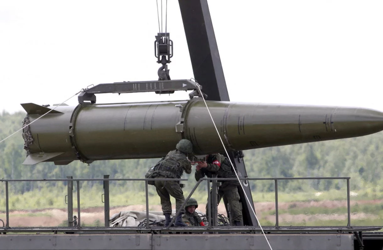Empresas extranjeras ayudan a guiar los misiles rusos lanzados contra Ucrania