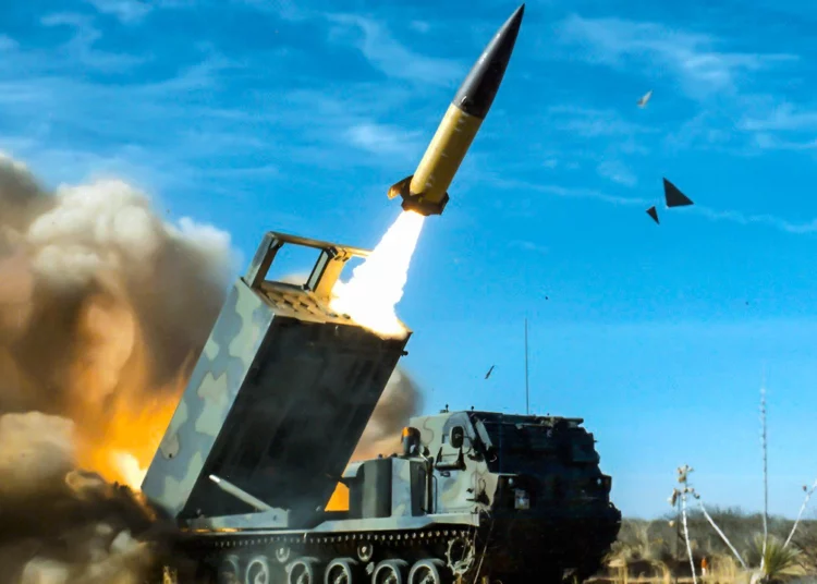 Ucrania quiere misiles de mayor alcance y cazas F-16