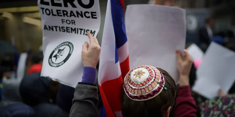 Estudiantes judíos del Reino Unido no son protegidos del antisemitismo por el sindicato de estudiantes