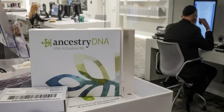 Ancestry.com ha donado 2.500 kits de ADN para ayudar a los sobrevivientes del Holocausto a encontrar familiares