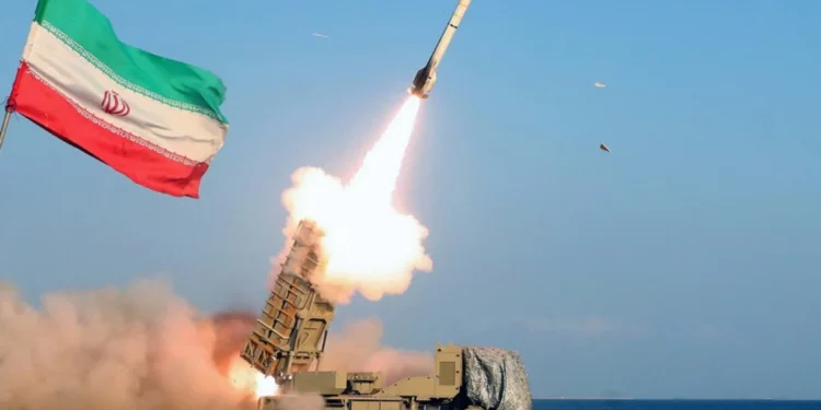 ¿Cuál es el propósito de los recientes ejercicios de defensa aérea de Irán?