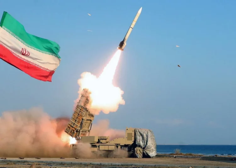 ¿Cuál es el propósito de los recientes ejercicios de defensa aérea de Irán?