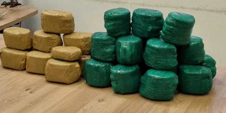 Las FDI detienen a 2 sirios por intentar contrabandear 21 kilos de droga