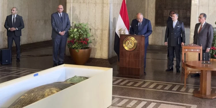 EE.UU. devuelve a Egipto un sarcófago de 2.500 años de antigüedad