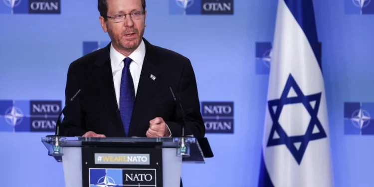 Herzog en la OTAN: La amenaza iraní está a las puertas de Europa