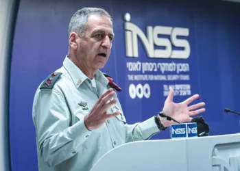 Israel no debería permitir que las FDI excluyan a las mujeres