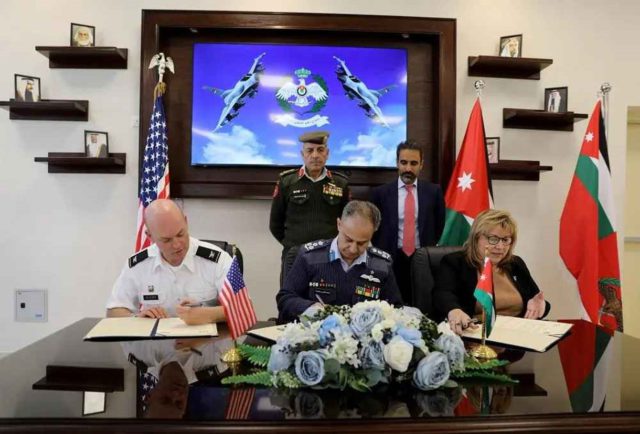 Jordana firma un contrato para adquirir 12 cazas F-16 C/D Block 70