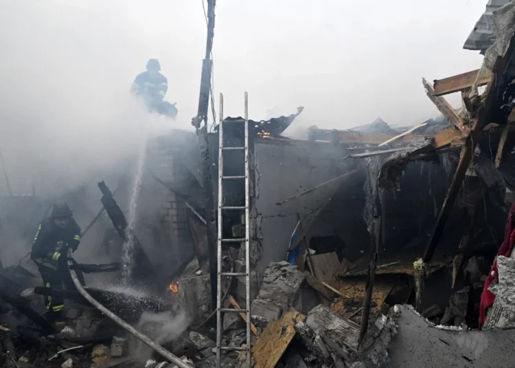 Bombardeos rusos en Kherson dejan al menos tres civiles muertos