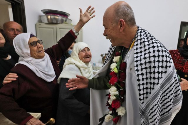 Israel libera a un terrorista árabe tras 40 años de cárcel