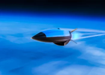 La USAF y DARPA realizan con éxito el vuelo de prueba de un misil hipersónico