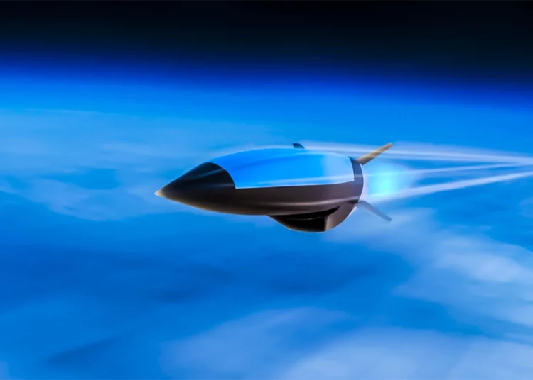 La USAF y DARPA realizan con éxito el vuelo de prueba de un misil hipersónico
