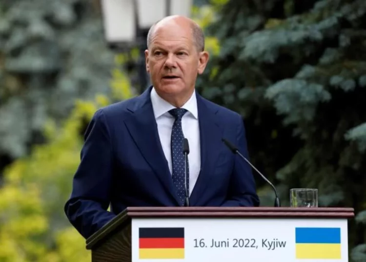 El Canciller alemán Scholz promete proseguir las conversaciones de paz con Putin