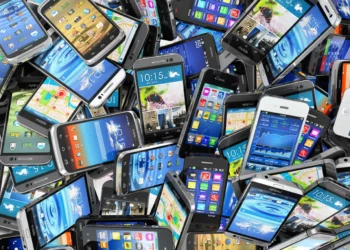 Los israelíes son cada vez más dependientes de sus teléfonos móviles