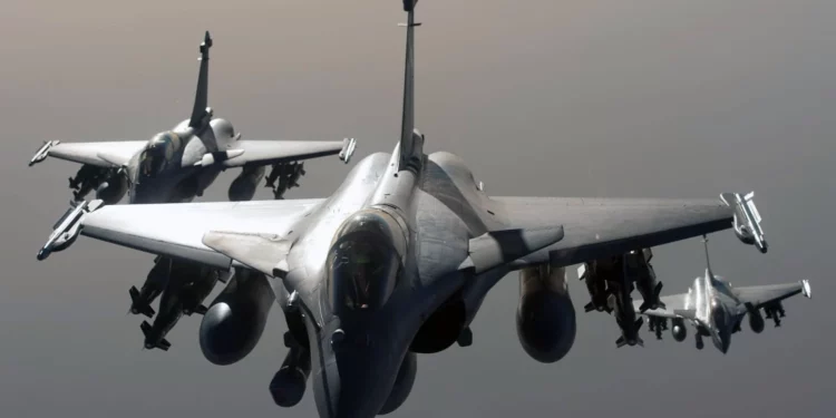 ¿Enviará Francia aviones de combate a Ucrania?