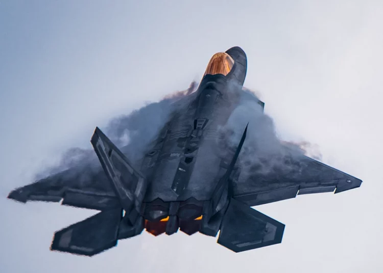 F-22 Raptors no recibirán una crucial actualización de comunicaciones de la USAF
