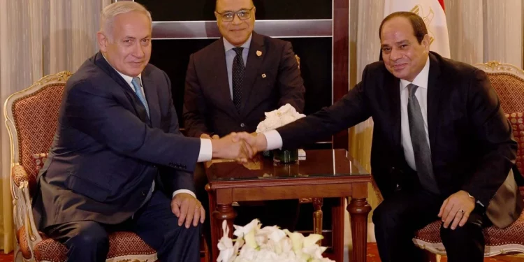 Sissi llama Netanyahu para felicitarlo: ambos expresan su deseo de estrechar lazos