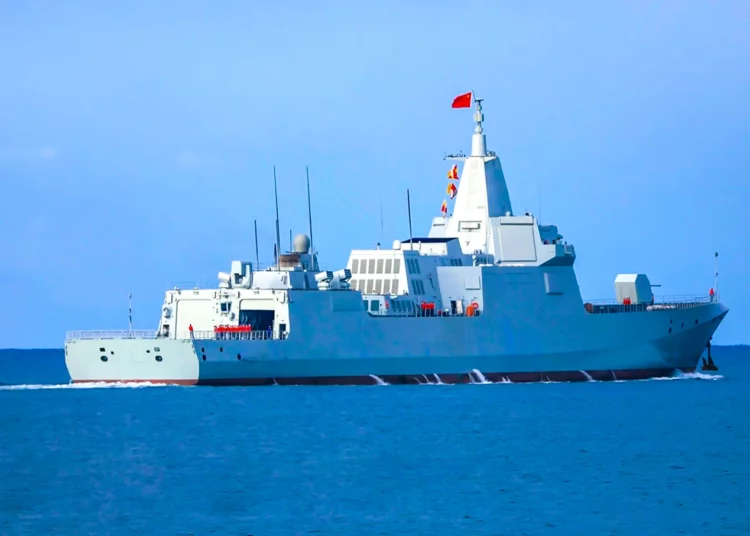 China recibe su séptimo destructor Tipo 055: el octavo está en marcha