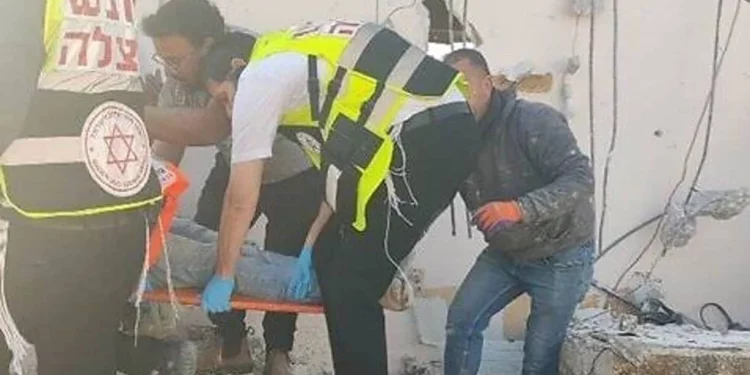 Muere un obrero de la construcción al derrumbarse un muro en Bnei Brak