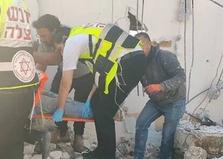 Muere un obrero de la construcción al derrumbarse un muro en Bnei Brak