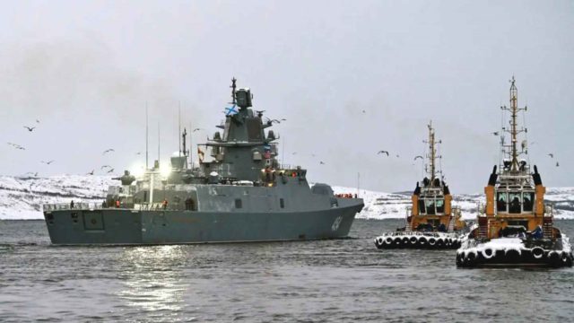 La fragata más avanzada de Rusia navega con un misil hipersónico Zircon hacia el Atlántico