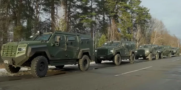 Ucrania recibe cientos de vehículos blindados Senator de Canadá