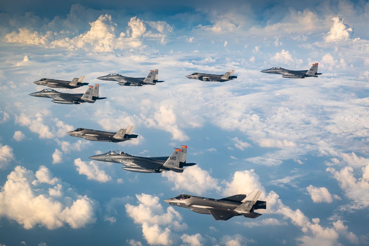 Cazas F-15 y F-35I Adir se entrenan para la guerra contra Irán